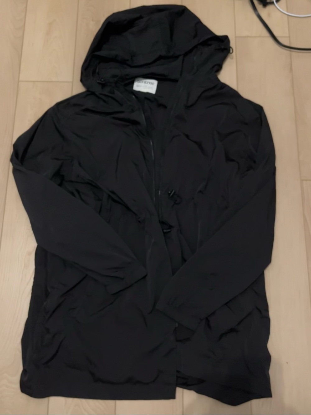 Tentree black windbreaker